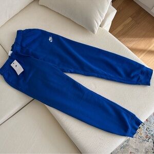 NWT Nike Sportswear Club Fleece
Women's Mid-Rise Joggers w/Tags
